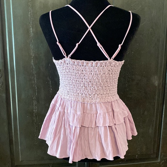 Zenana ruffles/lace periwinkle sleeveless top - size Large. - Picture 3 of 7